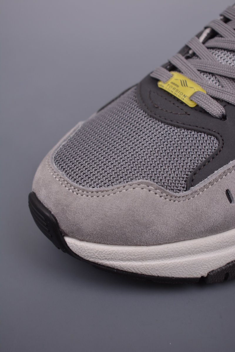 Adidas Retropy F90 view