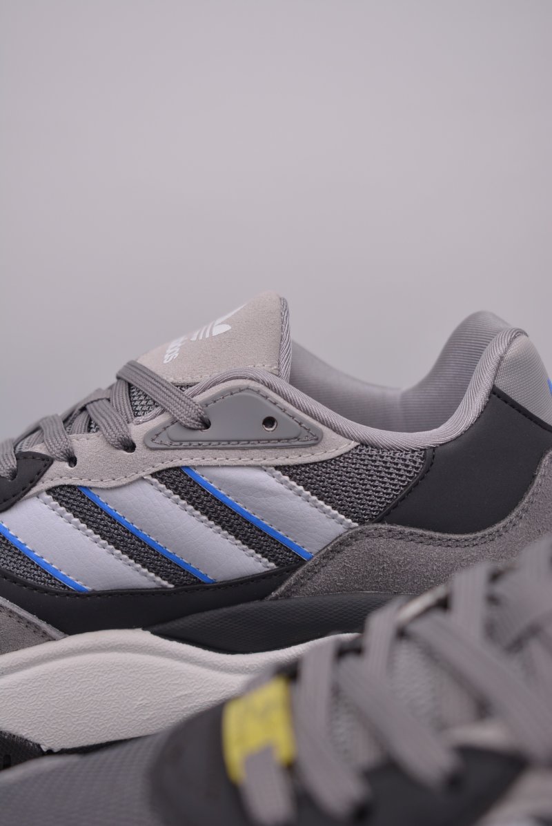 Adidas Retropy F90 view