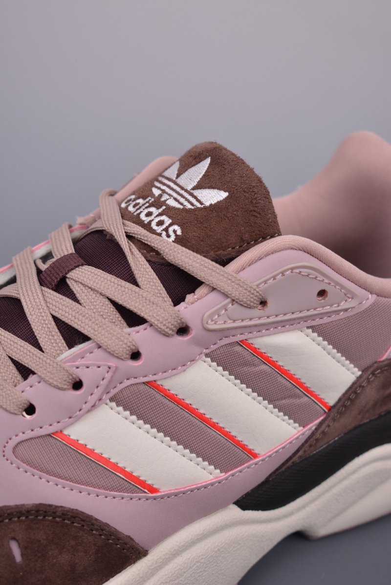 Adidas Retropy F90 view