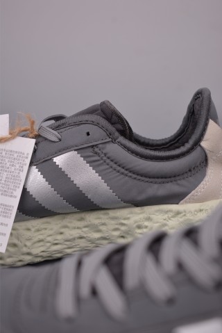 Adidas Zponge view 8