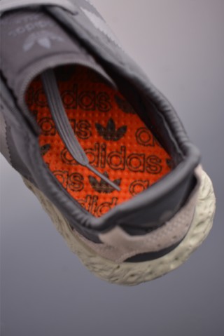 Adidas Zponge view 9