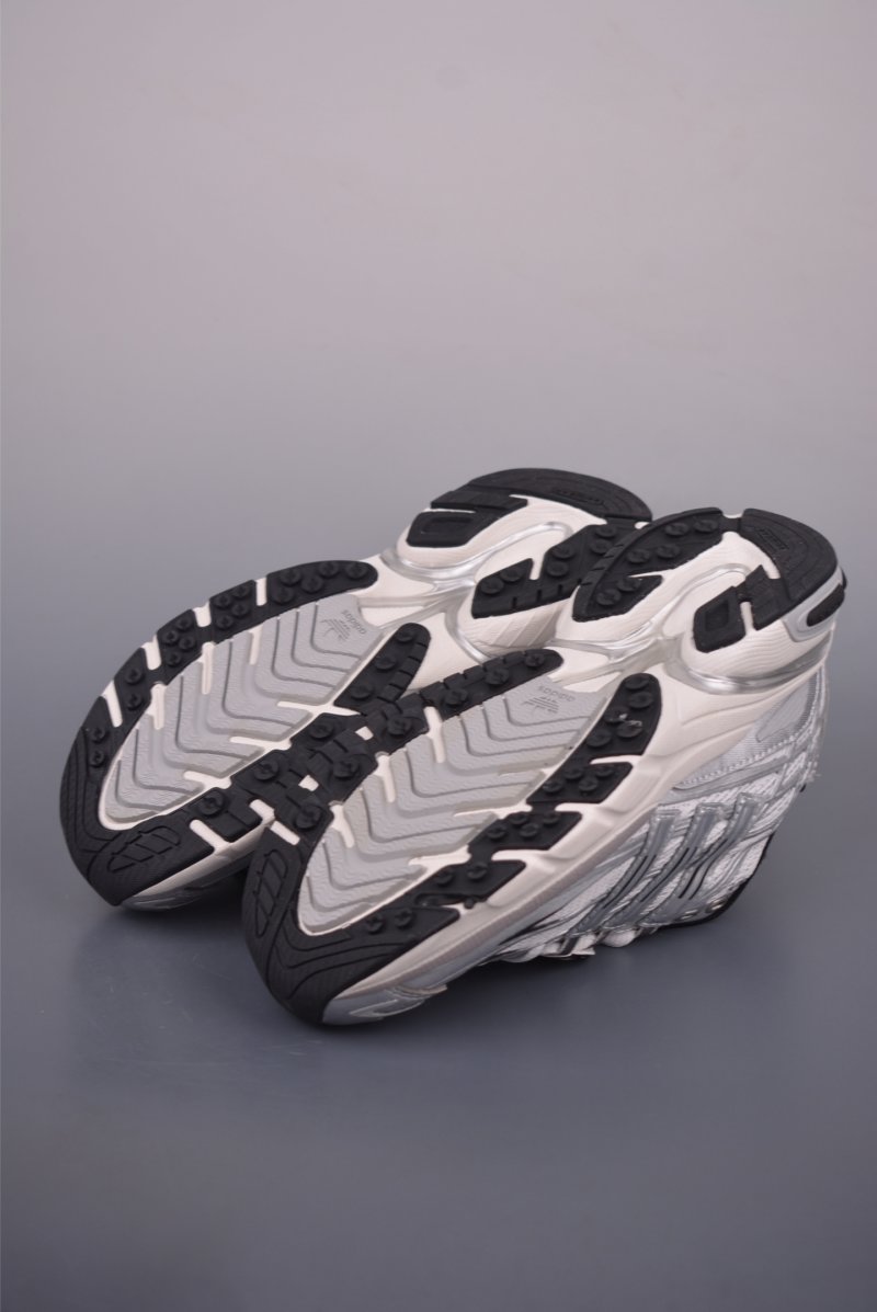 UNheardof X Adidas Originals Adistar Cushion 'Silver' view