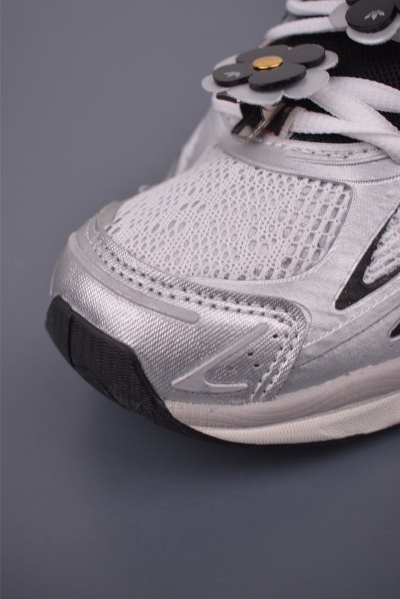 UNheardof X Adidas Originals Adistar Cushion 'Silver' view