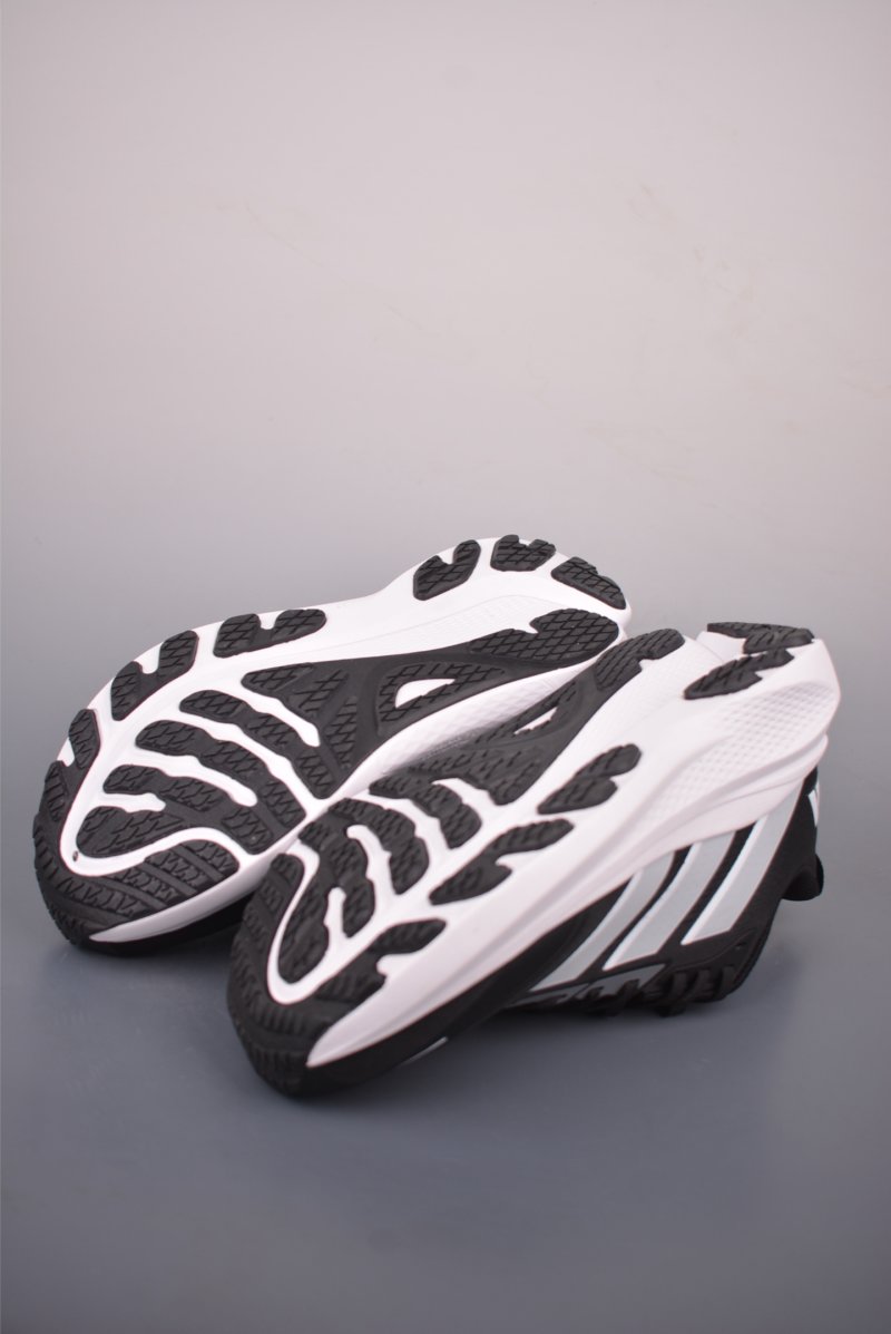 Adidas Cushionnova view