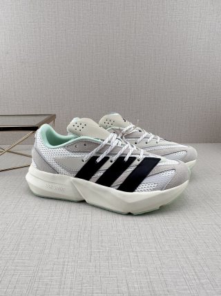 Adidas Lightblaze view 3