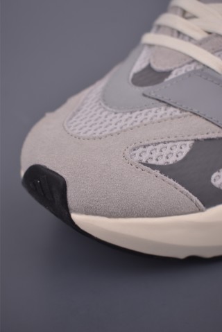 Adidas Lightblaze view 6