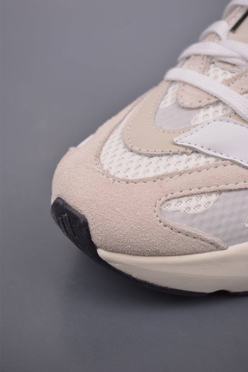Adidas Lightblaze view