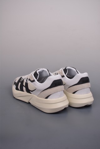 Adidas Lightblaze view 2