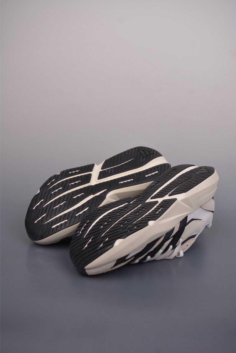 Adidas Lightblaze view