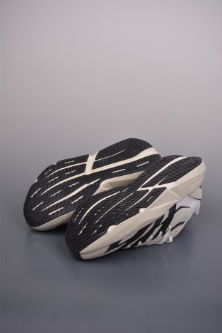 Adidas Lightblaze view 3