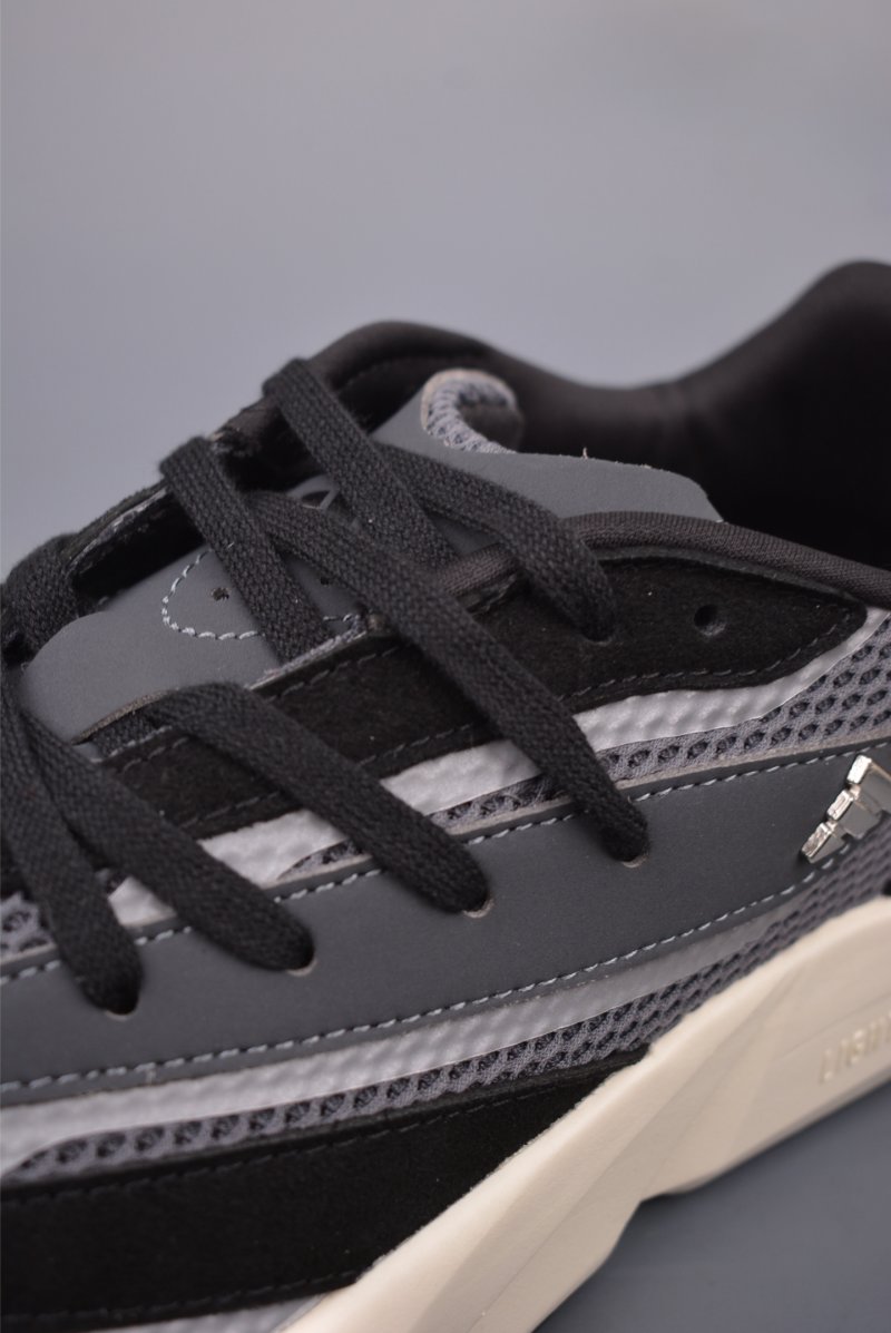 Adidas Lightblaze view