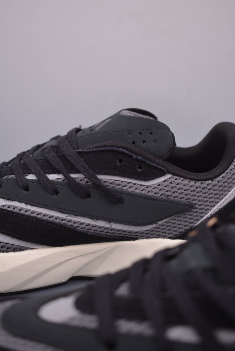Adidas Lightblaze view