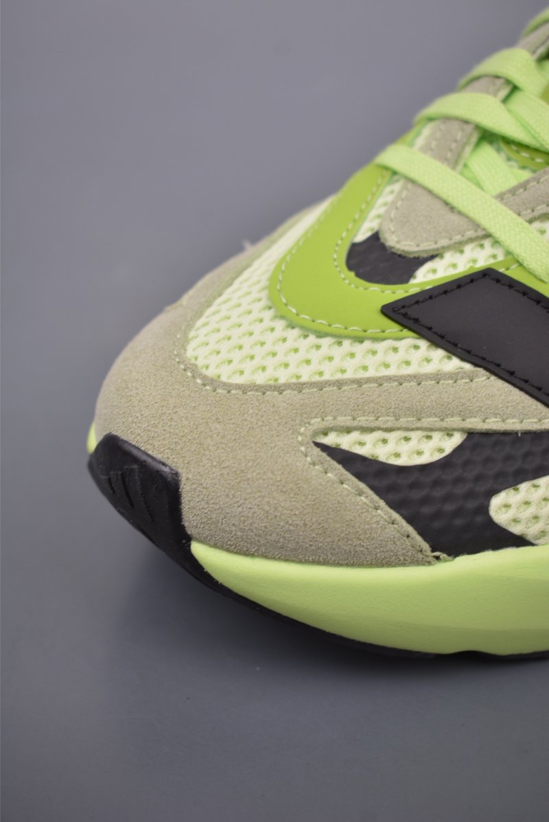 Adidas Lightblaze view