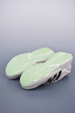 Adidas Lightblaze view 3