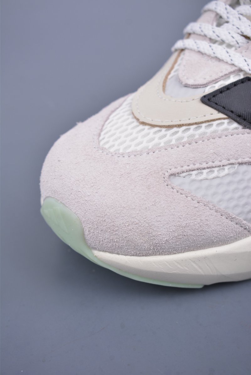 Adidas Lightblaze view