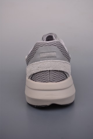 Adidas Lightblaze view 4
