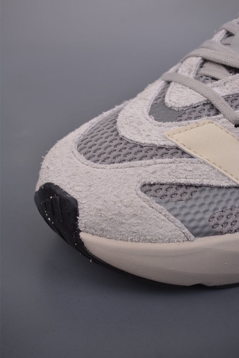 Adidas Lightblaze view