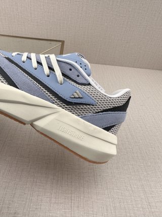 Adidas Lightblaze view 17