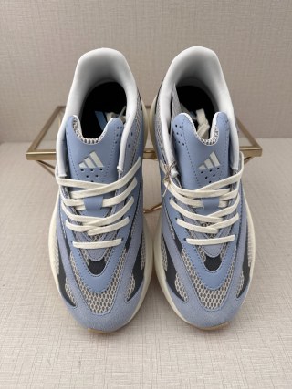 Adidas Lightblaze view 18