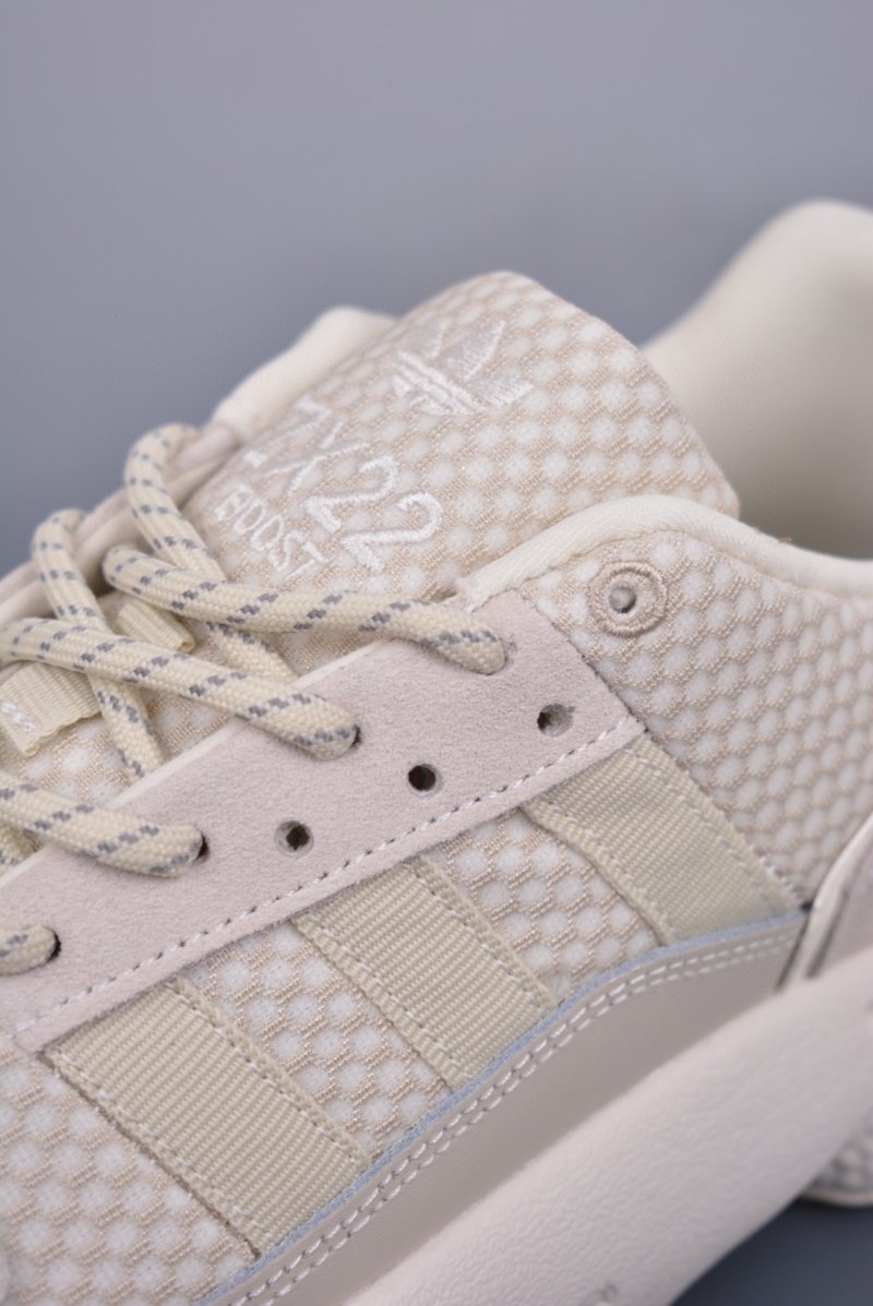 Adidas Originals ZX 22 Boost view