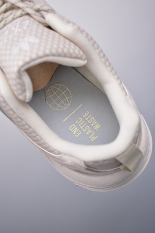 Adidas Originals ZX 22 Boost view 9