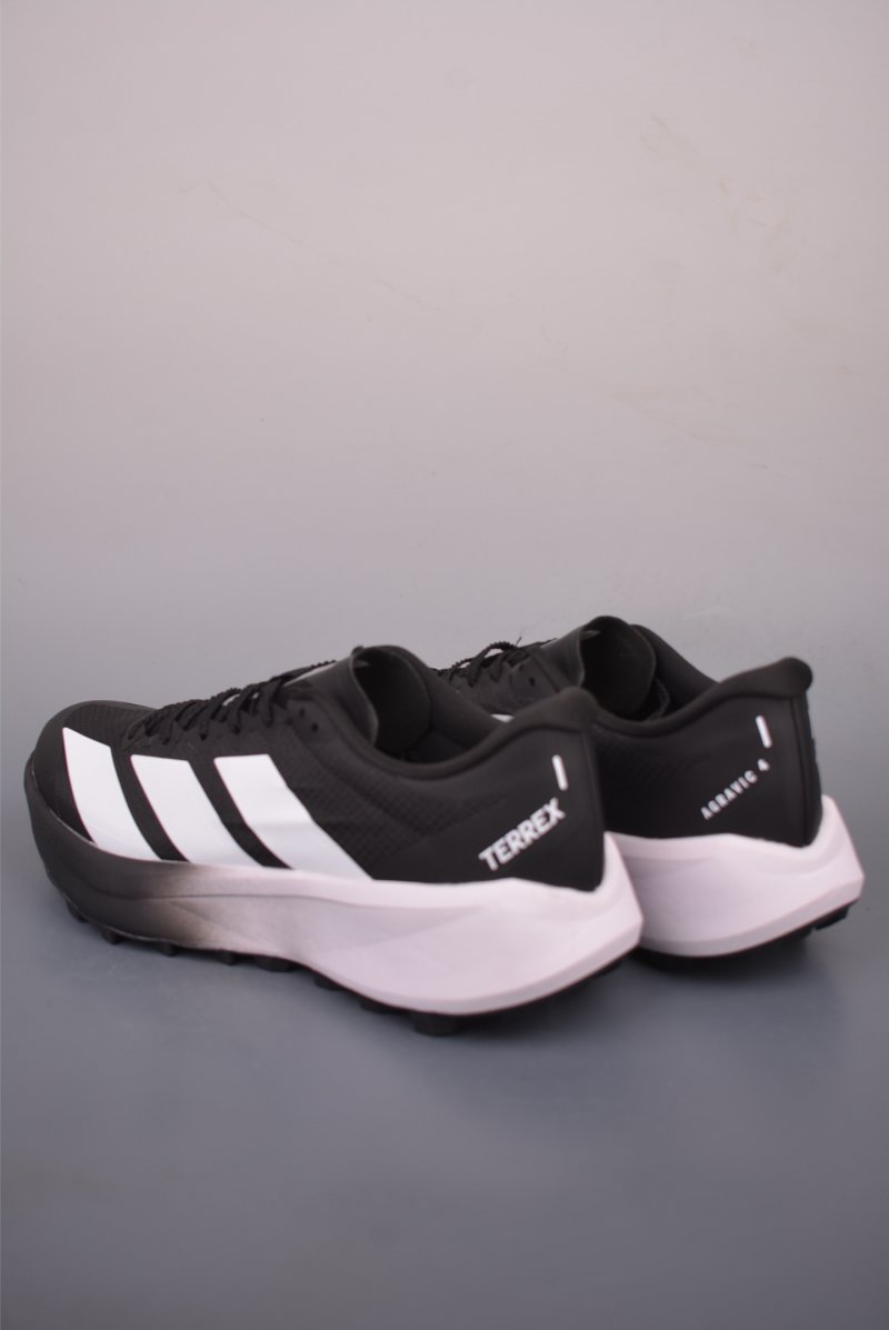 Adidas Terrex Agravic 4 view