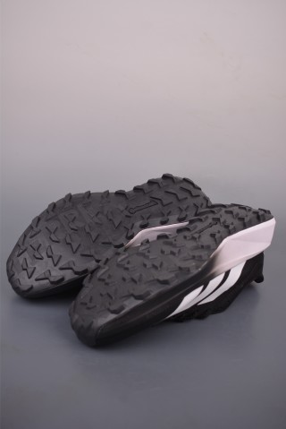 Adidas Terrex Agravic 4 view 3