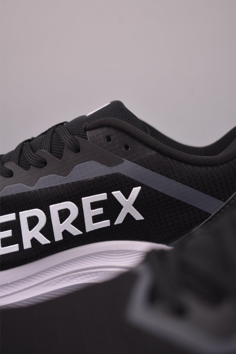 Adidas Terrex Agravic TL view