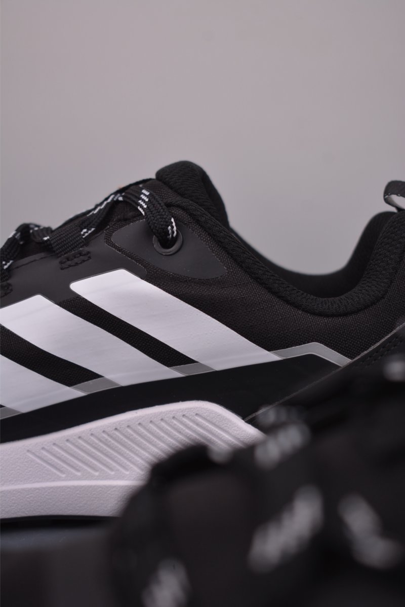 Adidas Terrex Skychaser AX5 view