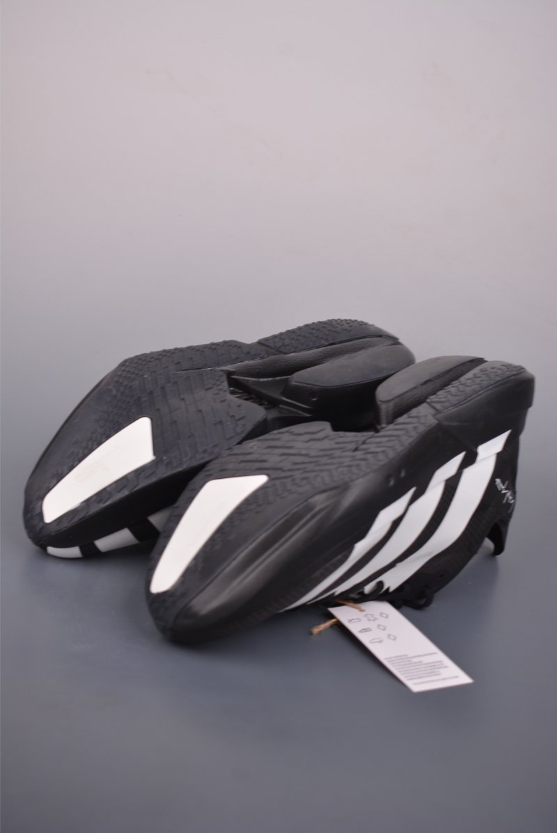 Y-3 Adidas Adios Pro 4M view