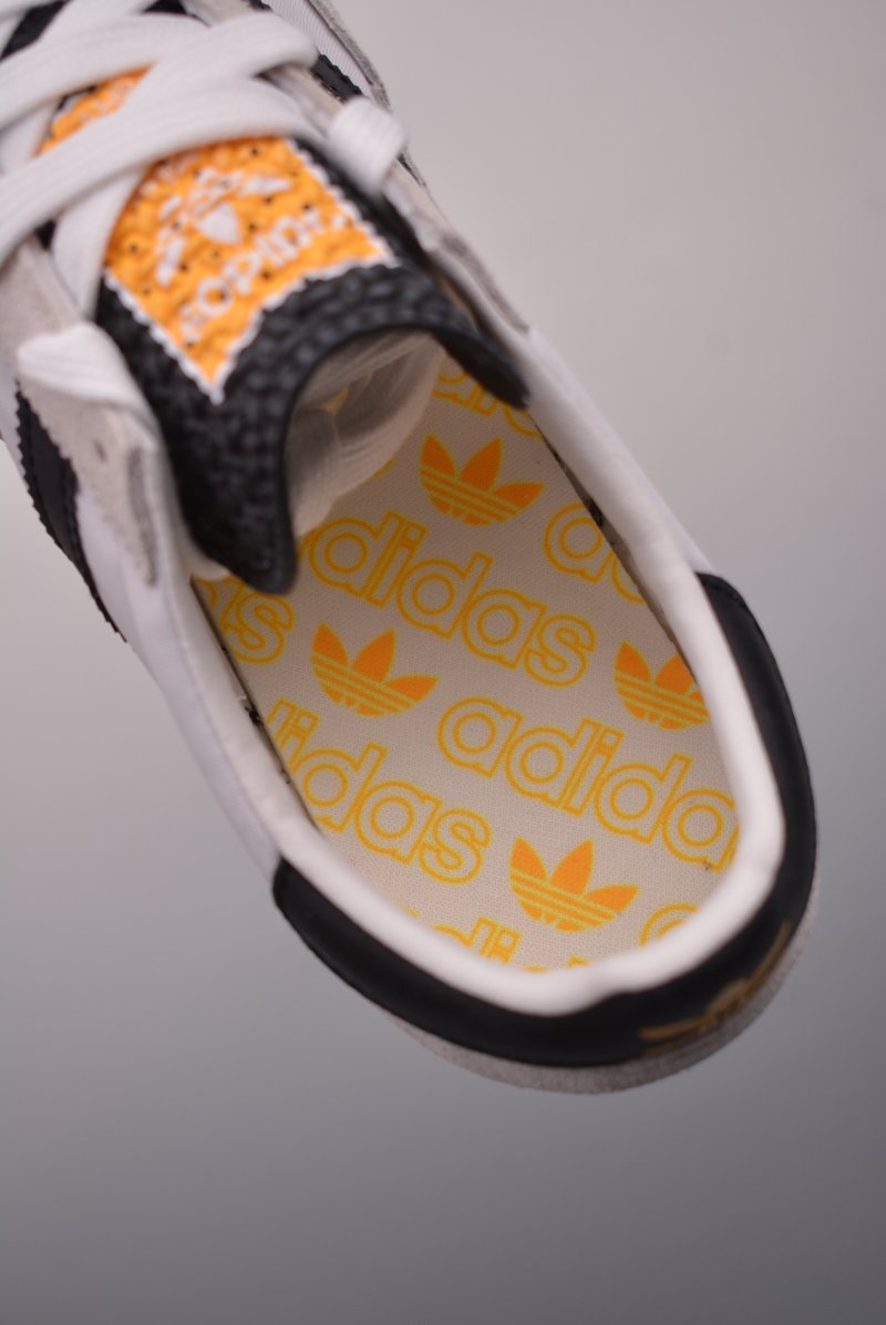 Adidas Originals SL 72 RS view