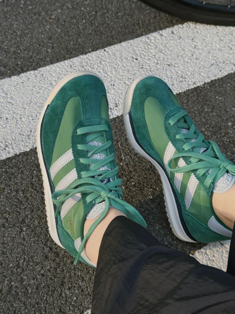 Adidas Originals SL 72 RS view