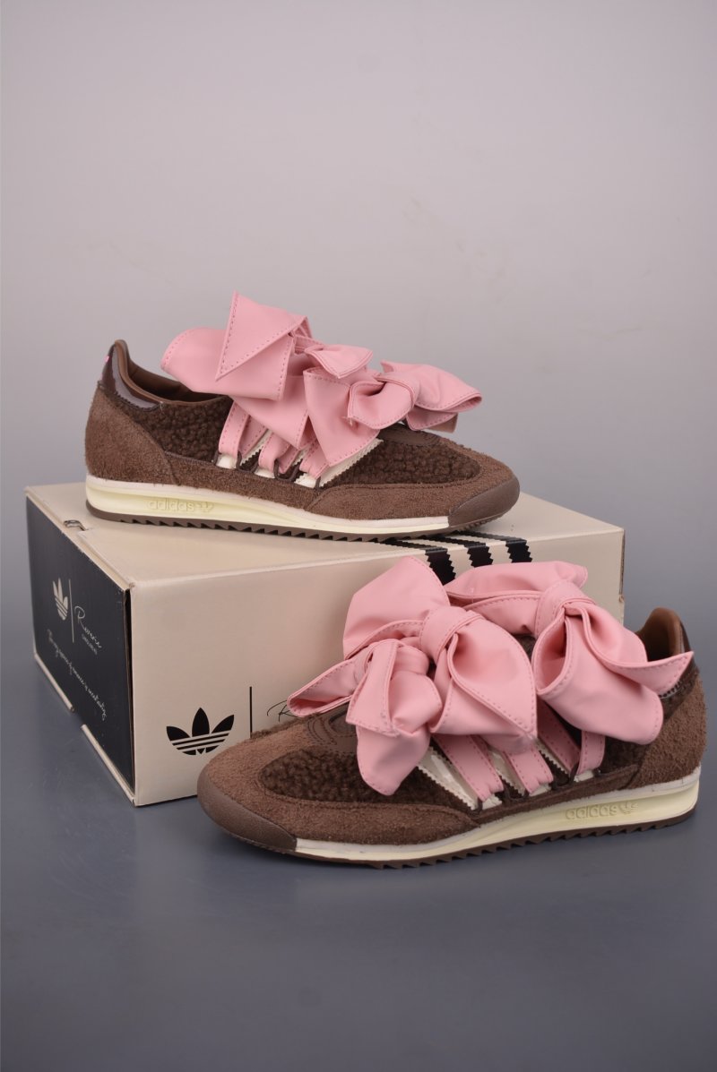 Adidas Caroline Hu x SL 72 OG view