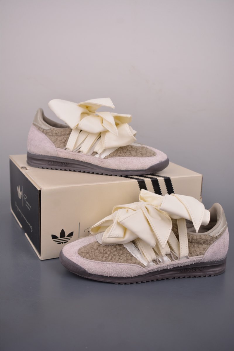 Adidas Caroline Hu x SL 72 OG view