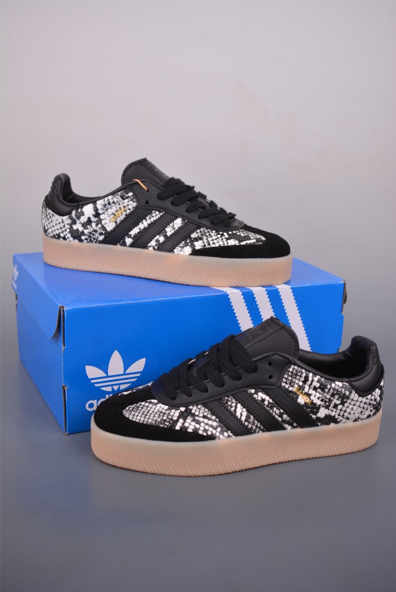 Adidas Samba view