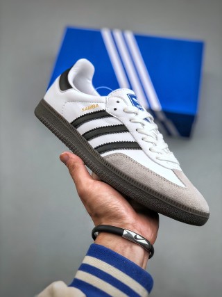 Adidas Samba OG 'Black / White / Grey / Gold' view 1