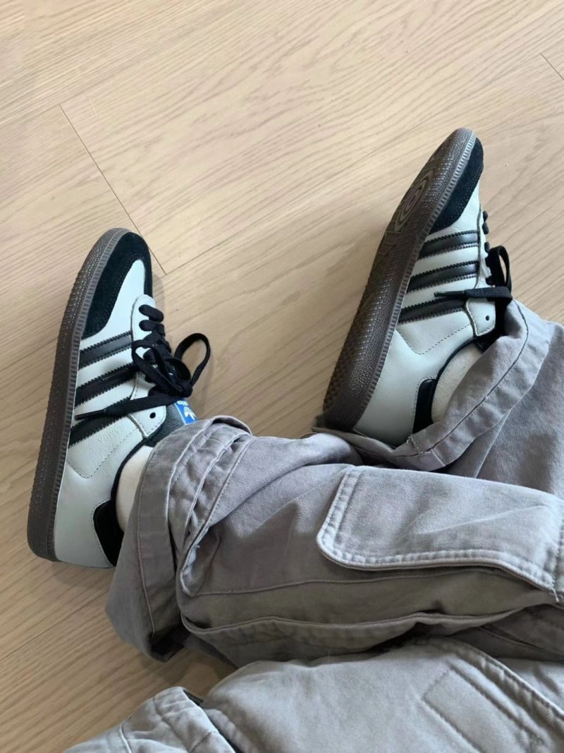 Adidas Samba OG view