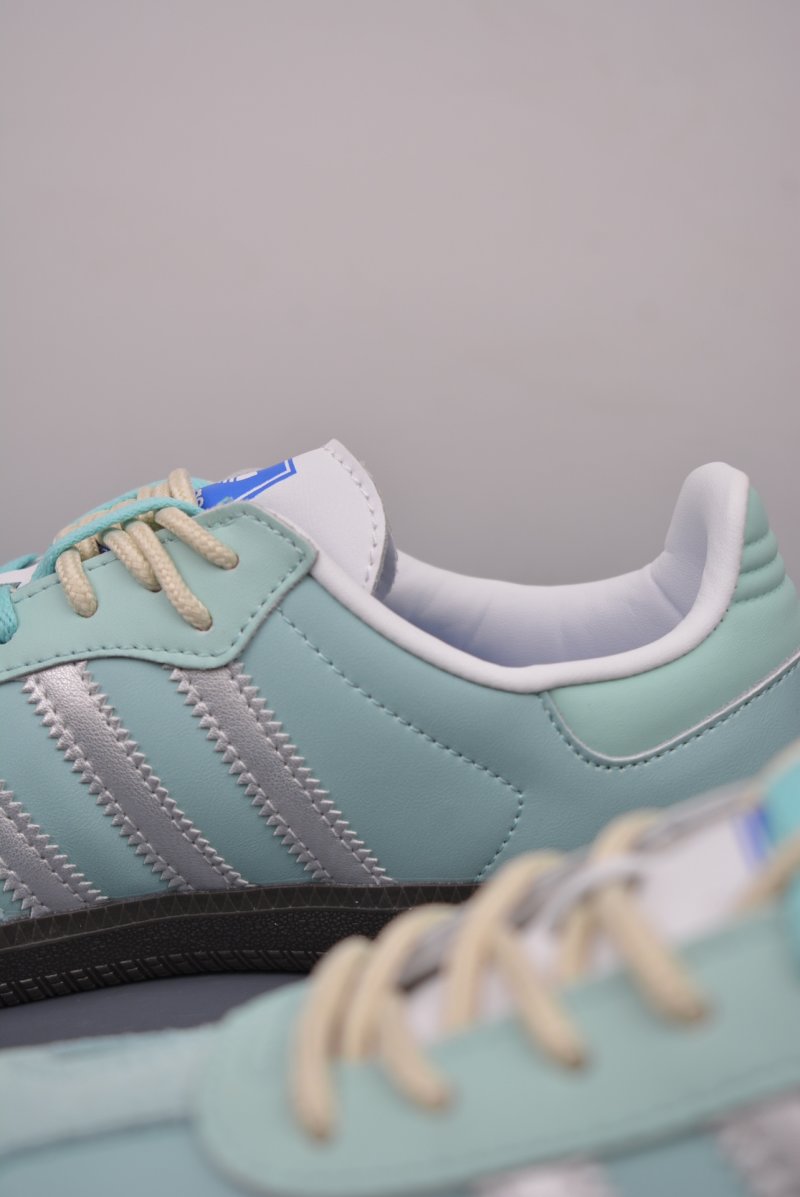 Adidas Samba OG view