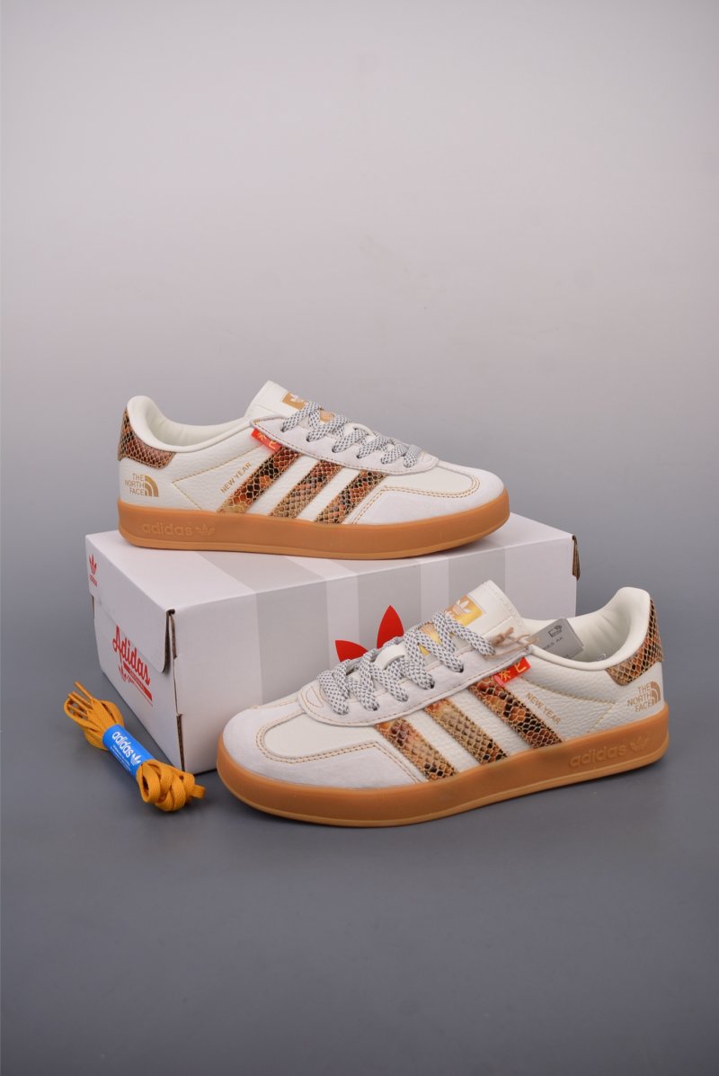 Adidas Samba OG 'The North Face' view