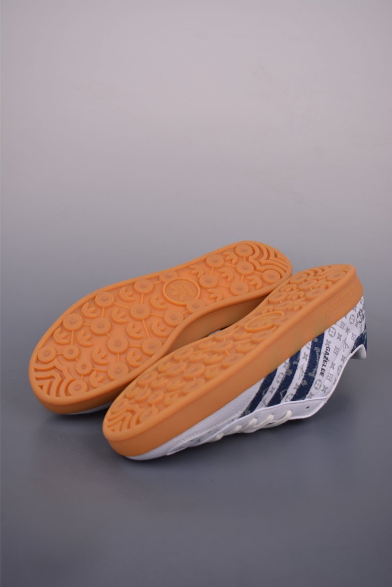 Adidas Samba OG 'DIY' view