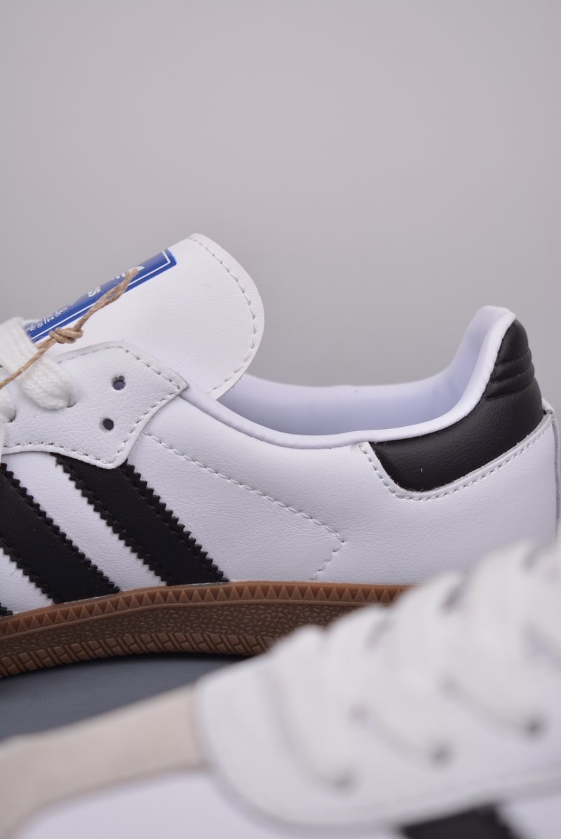 Adidas Samba OG view