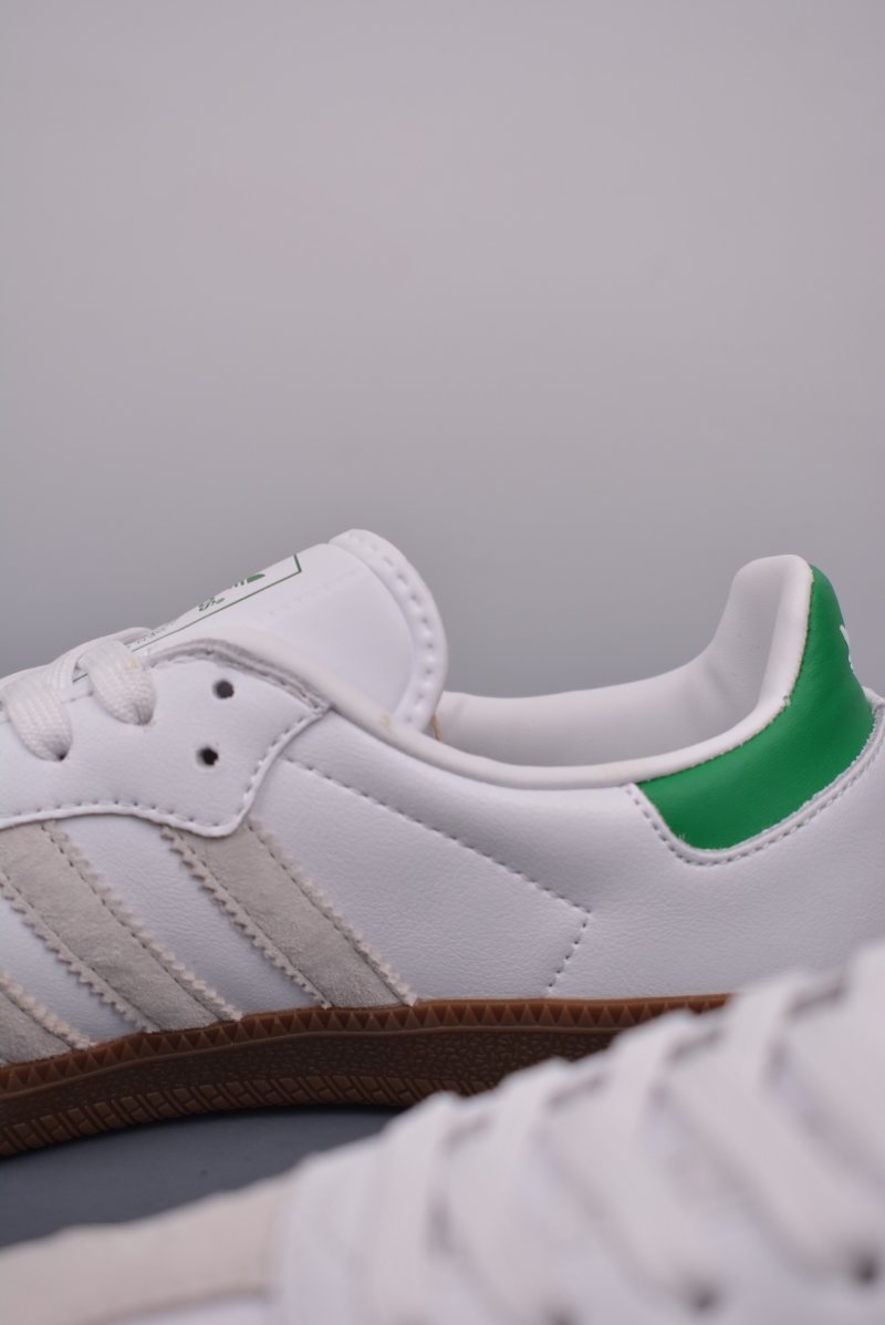Adidas Samba OG view