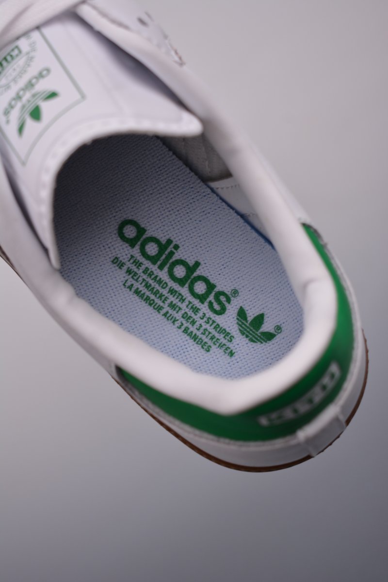 Adidas Samba OG view