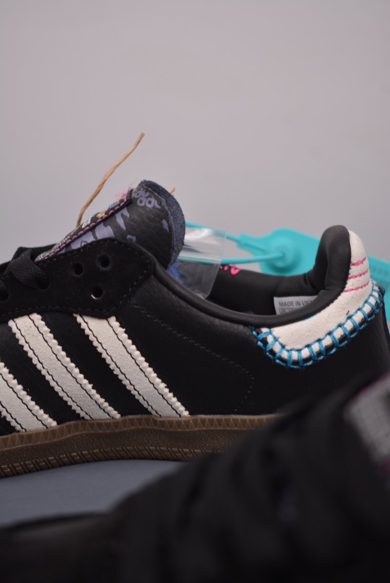 Adidas Samba OG view