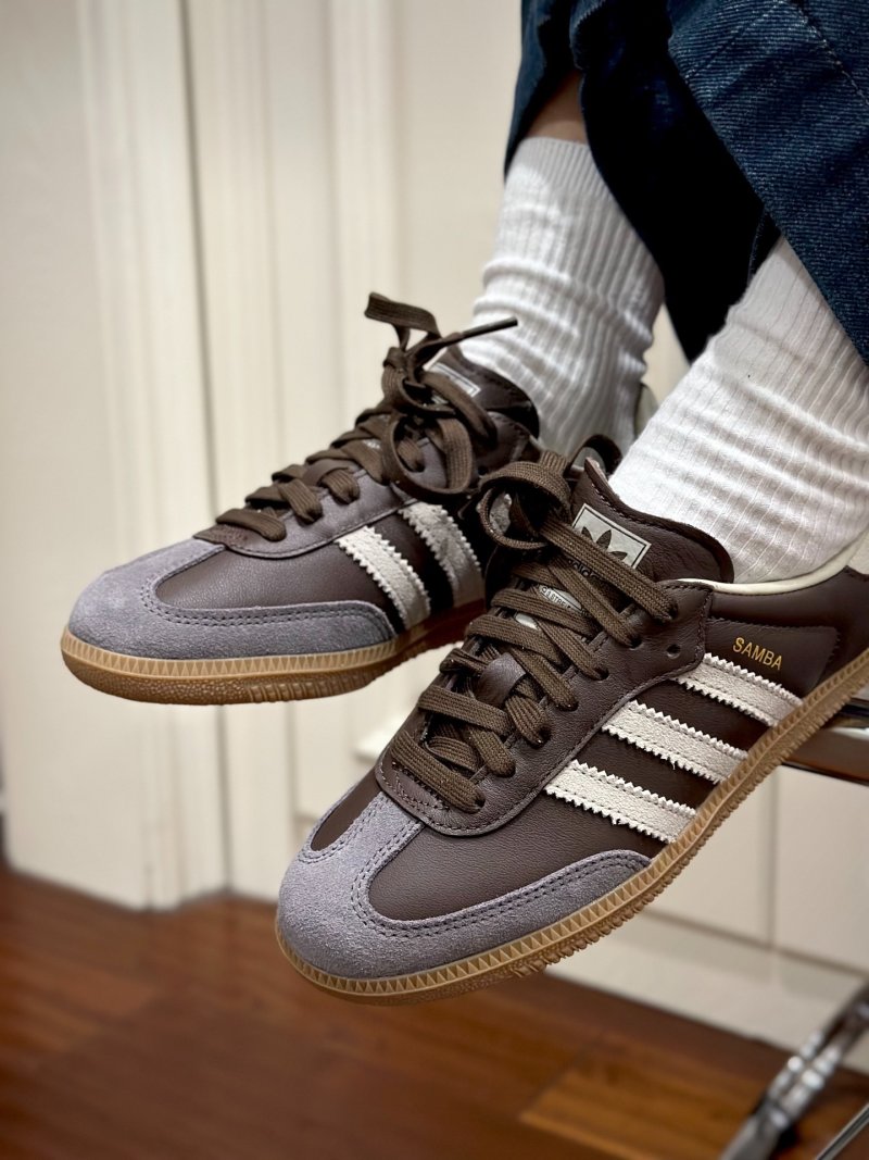 Adidas Samba OG view