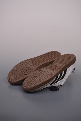 Adidas Samba OG 'Brown' view 3