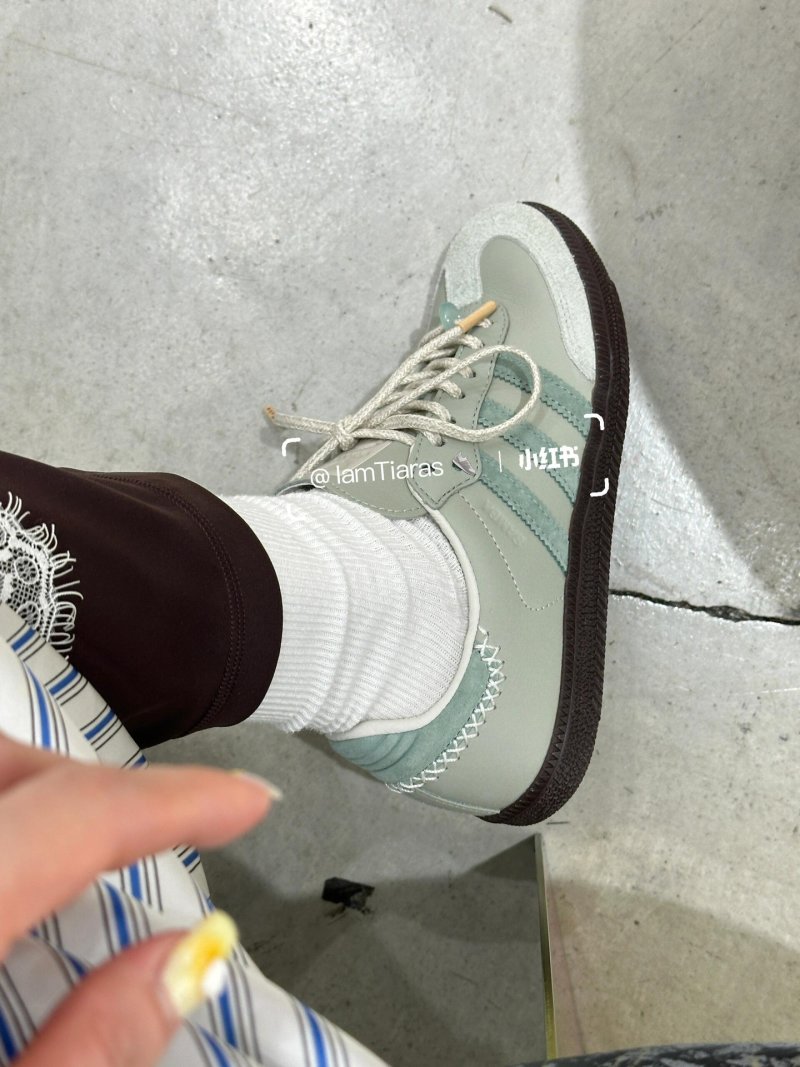 Adidas Samba OG view