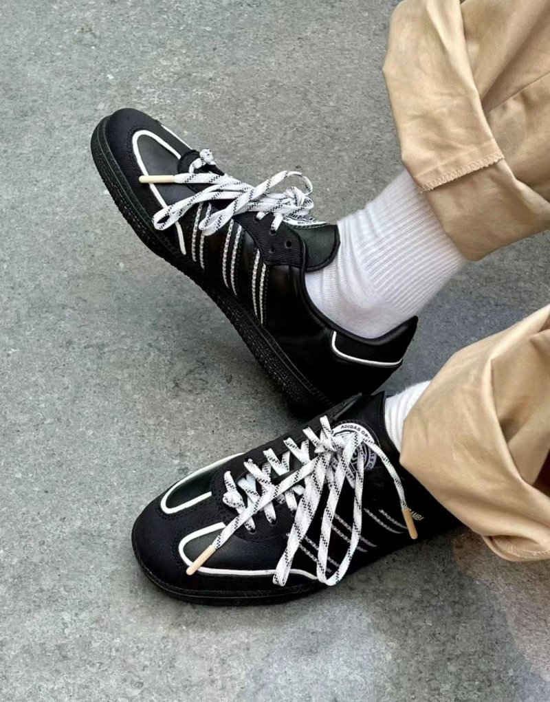Adidas Samba OG view
