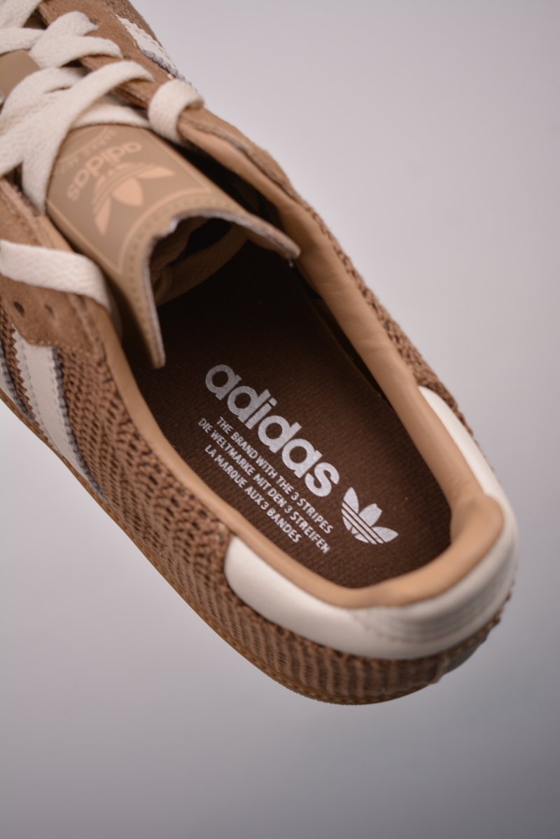Adidas Samba OG view