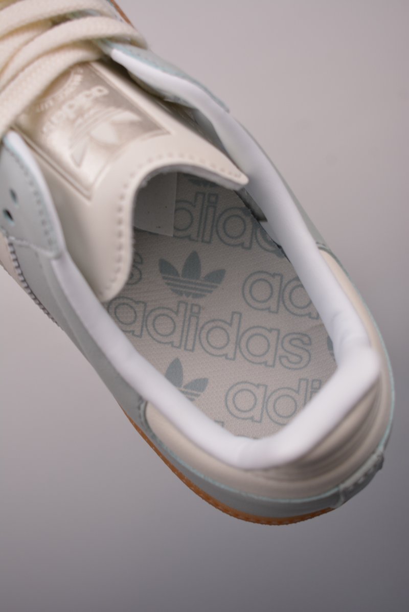 Adidas Samba OG view
